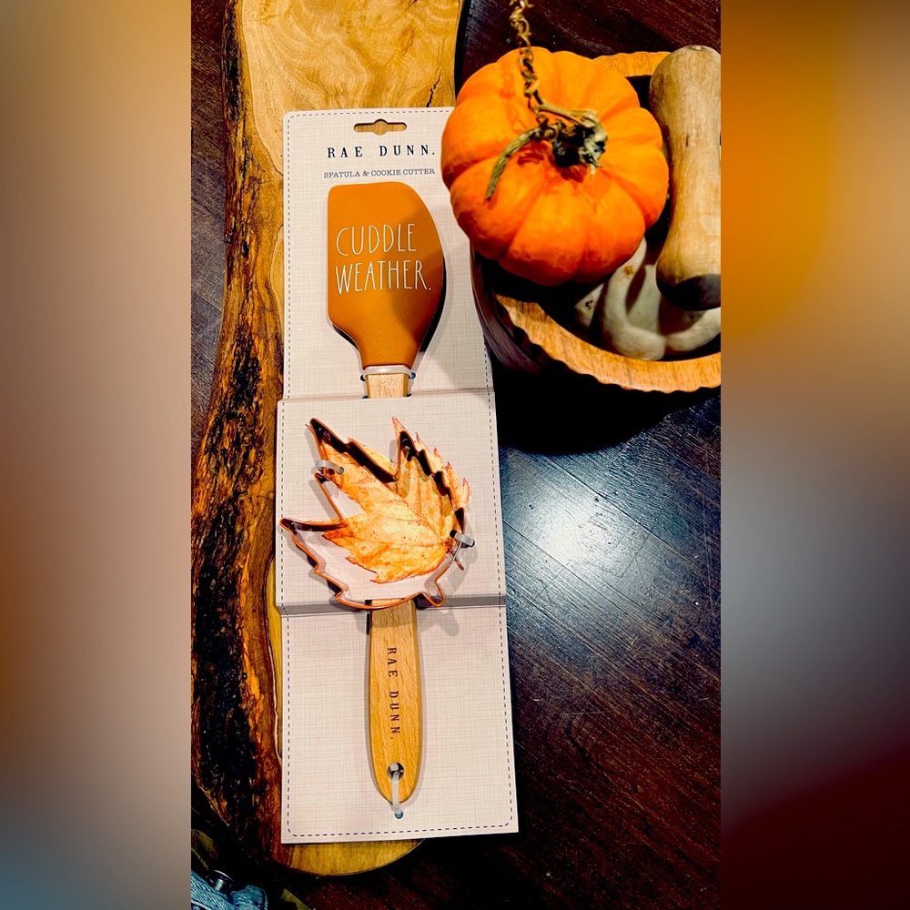 New Rae Dunn Spatula and Cookie Cutter Set.